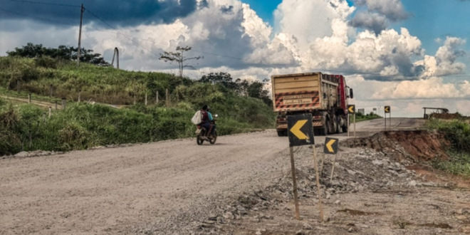 Alerta: desmoronamento na estrada entre Sena Madureira e Rio Branco