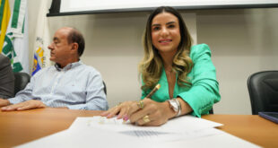 Junta Comercial e Associação dos Municípios do Acre assinam termo para desburocratização de registro empresarial
