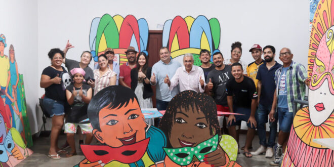 Artistas acreanos produzem alegorias para o enredo do Carnaval da Família em Rio Branco