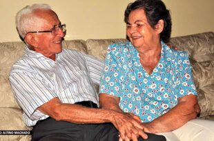 Gladson emite Nota de Pesar pelo falecimento da esposa do ex-governador Nabor Júnior