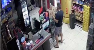 Vídeo: Queria tomar uma e foi no comercio roubar uma garrafa de cachaça - Epitaciolândia