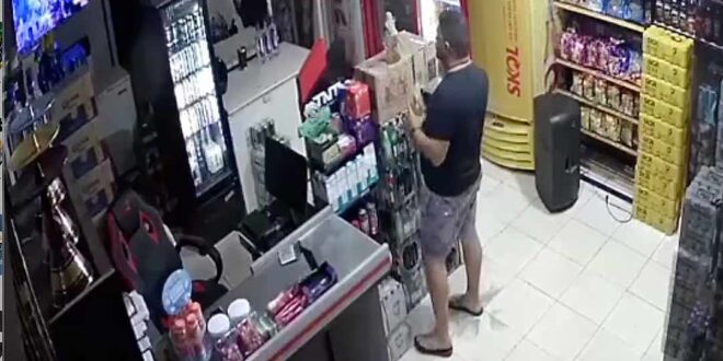 Vídeo: Queria tomar uma e foi no comercio roubar uma garrafa de cachaça - Epitaciolândia