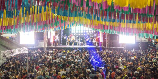 Em Cruzeiro do Sul, última noite do Carnaval Cultural Magid Almeida tem público recorde