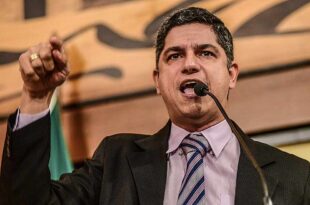 Calegário investiu mais de 1 milhão em pirâmide financeira e saiu no prejuízo