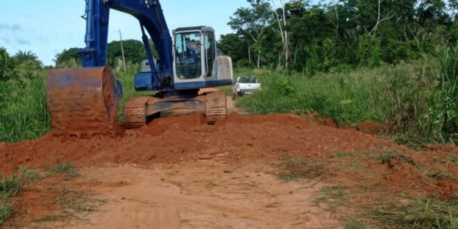 Equipes do Deracre concentram trabalhos emergenciais frente às chuvas nos ramais da Transacreana