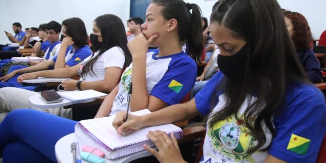 Pré-Enem Legal 2023 abre inscrições, inclusive para quem já concluiu o ensino médio