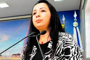"Não sou oposição ao prefeito mas ao que está errado na administração", diz Elzinha Mendonça