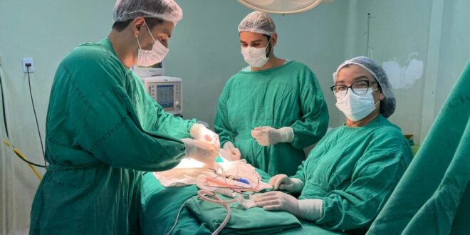Primeira cirurgia em recém-nascido com coluna aberta é realizada no Juruá