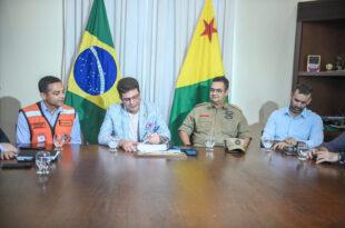 Governo assina Plano de Contingência para coordenar ações em caso de enchentes no Acre