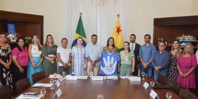 Governo e MPAC discutem políticas públicas para pessoas com transtorno do espectro autista em todo o estado