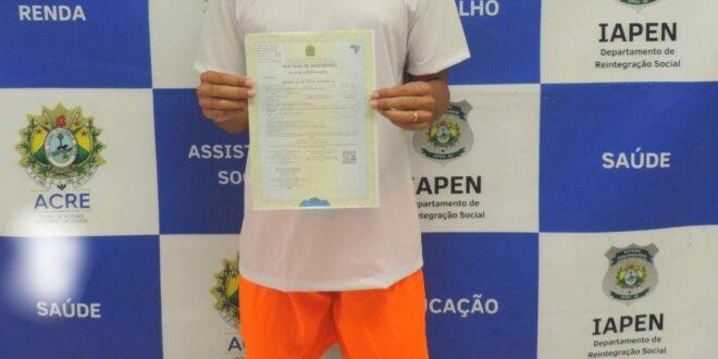 Iapen e Central do Registro Civil emitiram mais de 300 certidões de nascimento para apenados desde junho