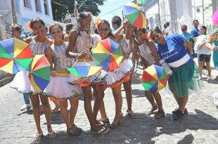 Veja quais são as regras para crianças e adolescentes curtirem a folia de carnaval em Rio Branco