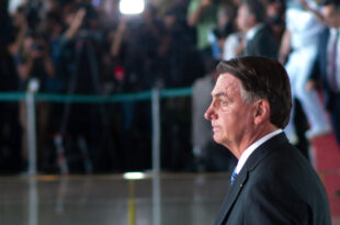 Bolsonaro vai palestrar em evento de organização associada ao ataque ao Capitólio