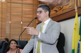 Calegário pede convocação de Donadoni na Aleac para esclarecer nomeação de esposa