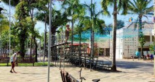 Casal é flagrado furtando decoração de Carnaval no Centro de Rio Branco