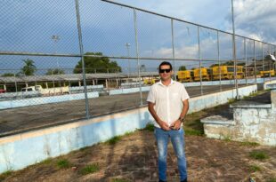 Vereador denuncia abandono das quadras de esportes de Mâncio lima
