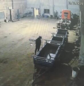 Empresário oferece R$ 1 mil para quem encontrar ‘carretinhas’ de transporte roubadas em Rio Branco