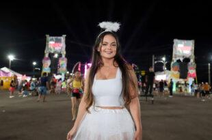 Fantasias chamam a atenção no Carnaval da Família