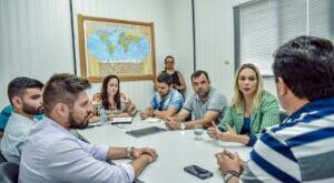 Governo realiza visita técnica à indústria Dom Porquito