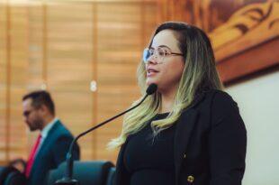 “A educação é a ferramenta máxima que nós temos para enfrentar a desigualdade social”, diz Michelle Melo
