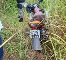 Polícia prende mulher que roubou e atirou em mototaxista