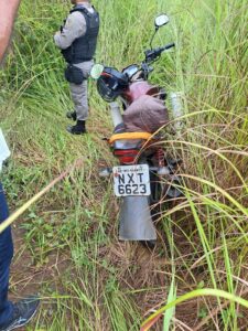 Polícia prende mulher que roubou e atirou em mototaxista