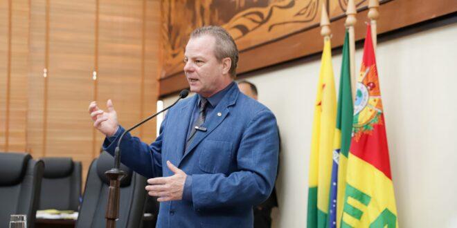 Longo convida novos parlamentares a integrar frente de apoio ao cooperativismo