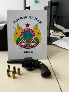 Domingo pesado: PM apreende drogas e arma de fogo na capital 