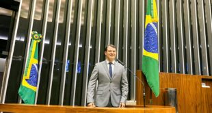 Roberto Duarte apresenta projeto de lei que permite que jovem tenha permissão para dirigir aos 16 anos