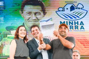 Governo do Acre entrega mais de 600 títulos definitivos em Rio Branco e lança programa Minha Terra de Papel Passado