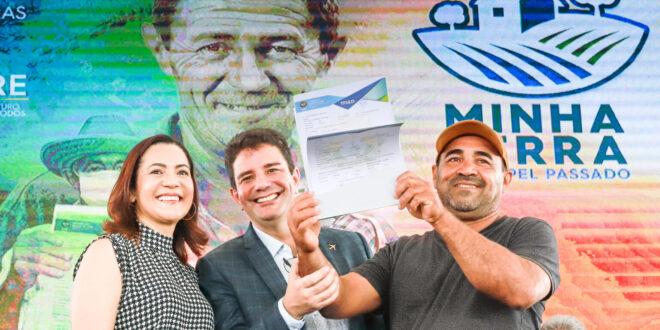 Governo do Acre entrega mais de 600 títulos definitivos em Rio Branco e lança programa Minha Terra de Papel Passado
