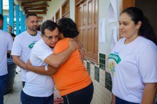 Deputados visitam abrigo da enchente adotado pela ALEAC