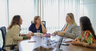 Ministra das Mulheres recebe representantes do Acre para discutir políticas públicas