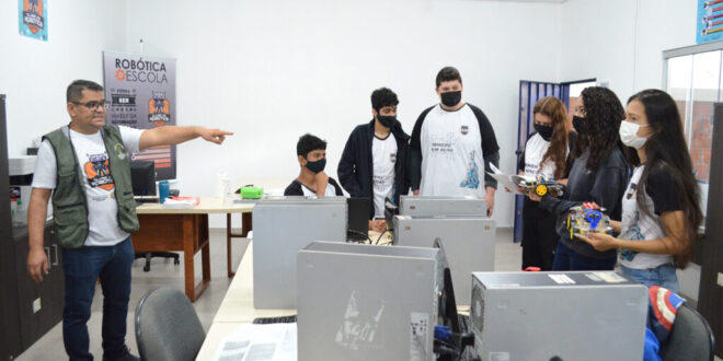 Educação apresenta cardápio de atividades de robótica nas escolas