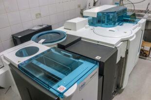 Fundhacre adquire novo equipamento para o laboratório de análises clínicas