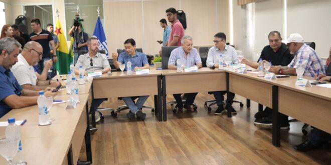 Governo do Acre e Sebrae iniciam planejamento da Expoacre 2023 com divulgação de shows nacionais