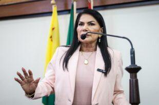 Antonia Sales pede conserto de aparelho litotritor e de colonoscopia da Fundhacre