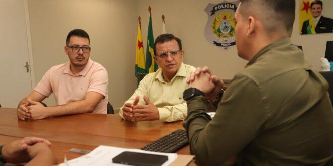 Presidente da Aleac se reúne com diretor do Iapen e busca melhorias para o setor prisional do Acre