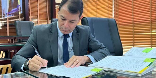 Roberto Duarte alerta sobre lei que isenta taxa para emissão de 2ª via de documentos perdidos na alagação