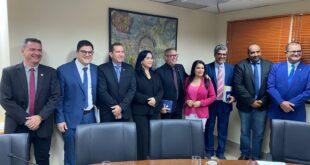 Antonia Sales diz que frente parlamentar pela ponte do município de Rodrigues Alves é demonstração de compromisso com a população