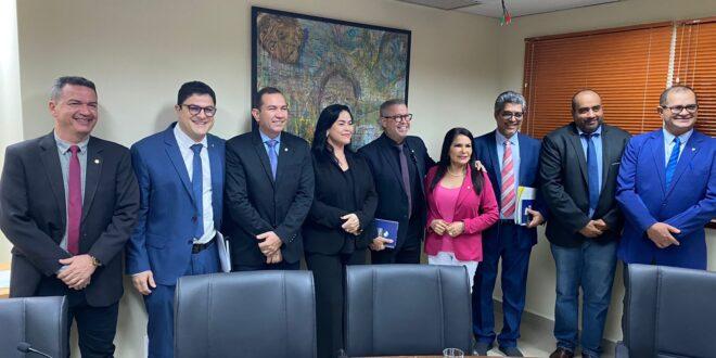 Antonia Sales diz que frente parlamentar pela ponte do município de Rodrigues Alves é demonstração de compromisso com a população