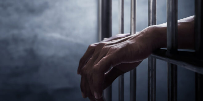 Homem negro condenado a 400 anos de prisão é inocentado depois de 34 anos na cadeia