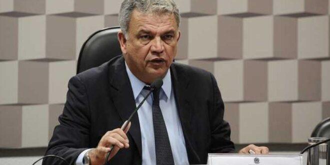 Projeto de Petecão que isenta IR para professor ganha força com aprovação de MP que reduz alíquota