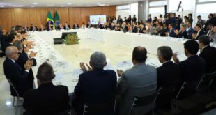 Em encontro com Lula, governador Gladson Cameli reforça união no enfrentamento à violência nas escolas