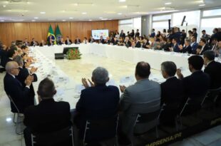 Em encontro com Lula, governador Gladson Cameli reforça união no enfrentamento à violência nas escolas