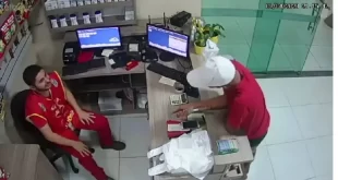 Armado de faca assaltante rouba loja de conveniência em Mâncio Lima