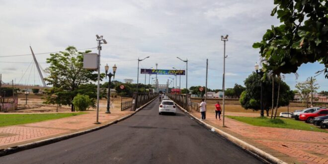 O governo do Estado, por meio do Departamento de Estradas de Rodagem do Acre (Deracre), concluiu as obras de recapeamento asfáltico da Ponte Juscelino Kubistchek, no centro de Rio Branco.