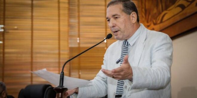 Chico Viga pede detector de metais nas portas das escolas