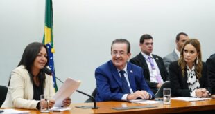 Comissão de Orçamento aprova recursos para o piso da enfermagem