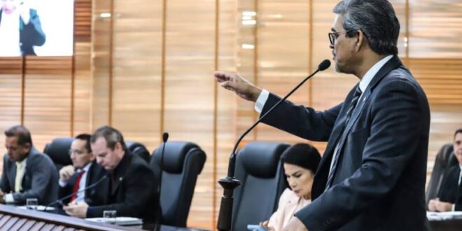 Edvaldo Magalhães repudia atitude do governo que eleva preços do cimento e do tijolo e defende suspensão de decreto